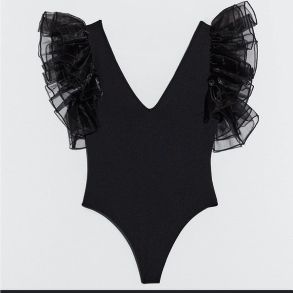 Tops - Zara ruffled organza Puff Sleeve Bodysuit